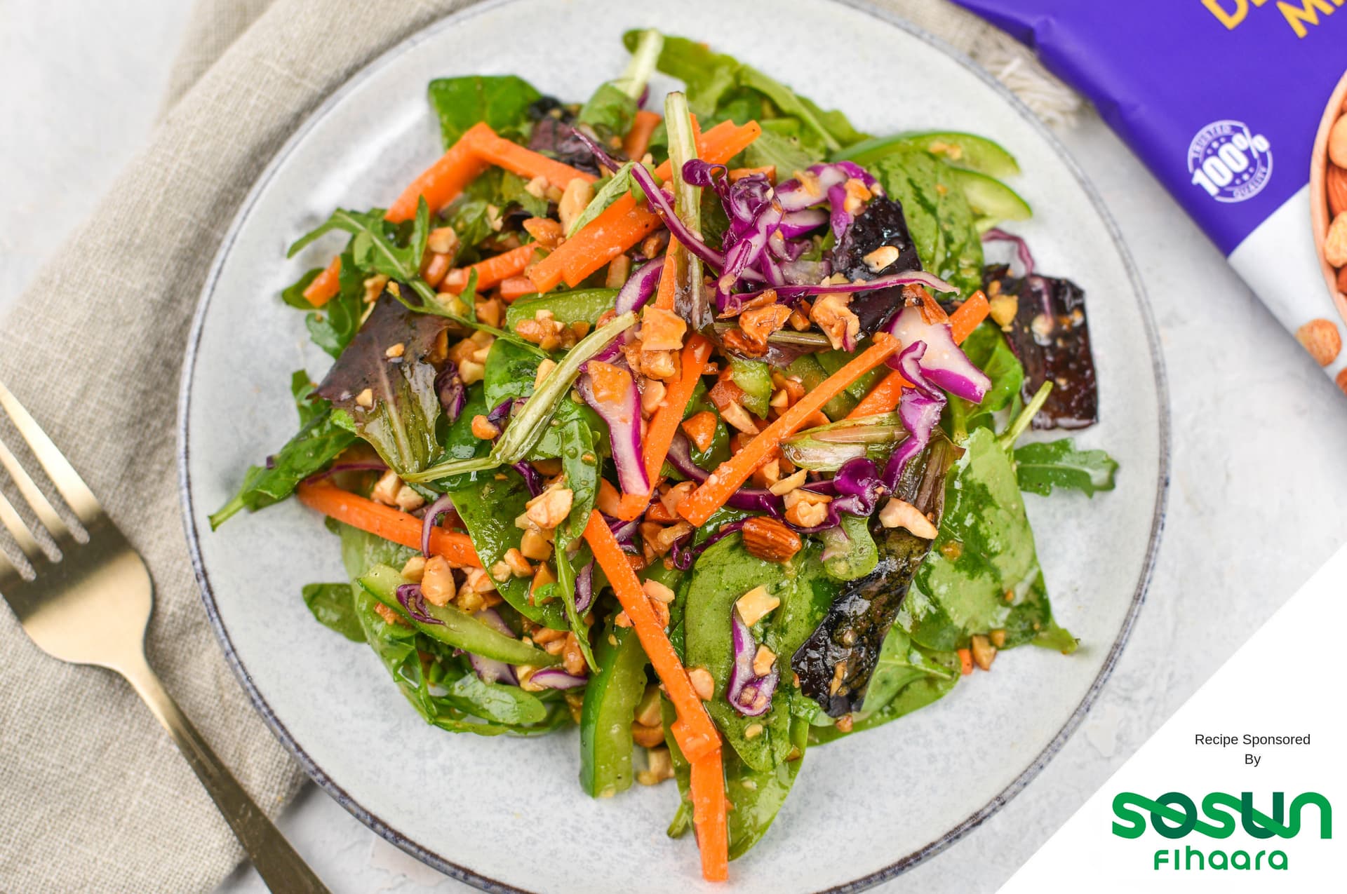 Crunchy Nut Salad — photograph by lonumedhu.com