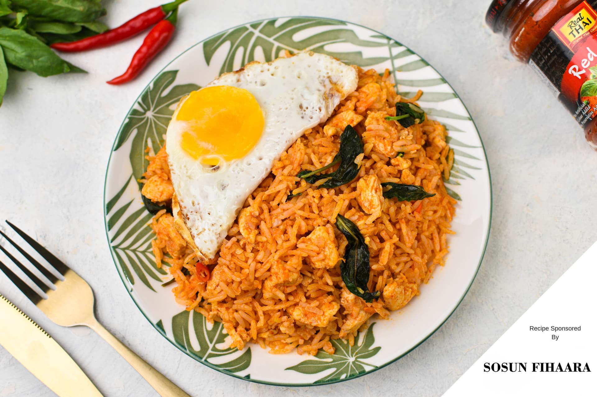 Thai Red Curry Fried Rice — photograph by lonumedhu.com
